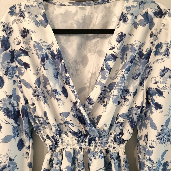 SHEIN : Floral Blue and White Women's Dress - Picture 2 of 8